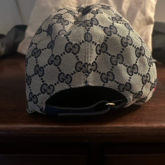 Gucci- GG Canvas baseball hat with web - Picture 4 of 9